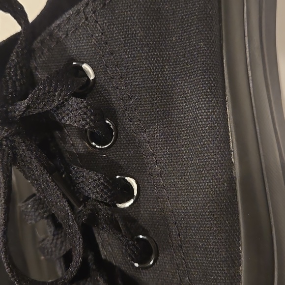 Converse – Black Chuck Taylors - Picture 6 of 9